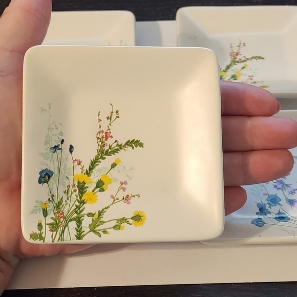 Pier 1 Imports set of 4 trinket dishes Small 3.5 inches square Flowers - Picture 7 of 8
